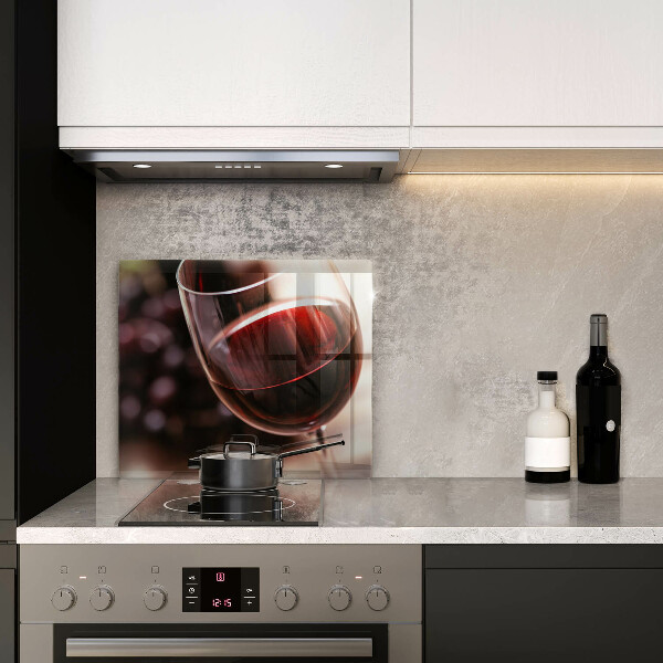 Protection plaque induction Un verre de vin rouge