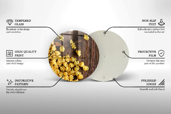 Protection plaque induction Des pâtes sur la table