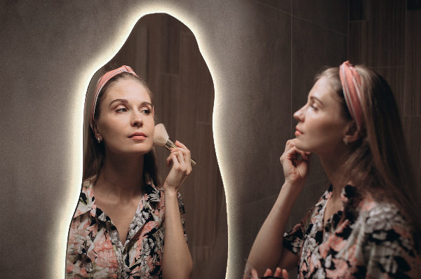 Miroir organique led minimaliste 40x80 cm