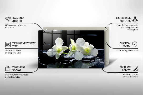 Protection plaque induction Fleurs blanches dans une eau zen