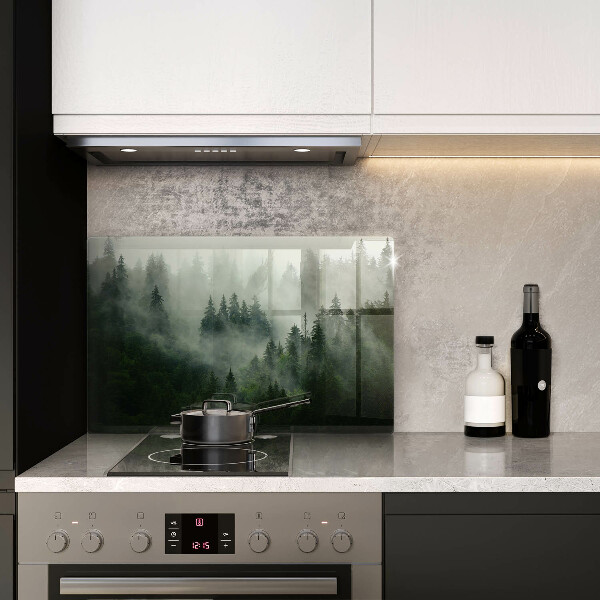 Protection plaque induction Paysage forestier brumeux