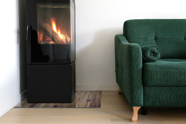Rectangulaire plaque verre pour poêle Planche en bois dans l'agencement