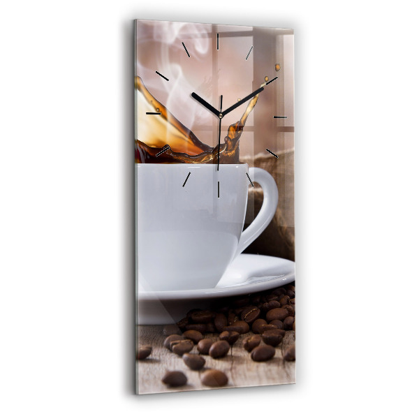 Horloge rectangulaire verticale Une tasse de café