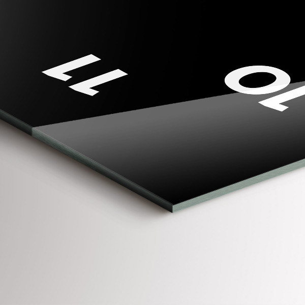 Horloge rectangulaire verticale Une tasse de café chaud