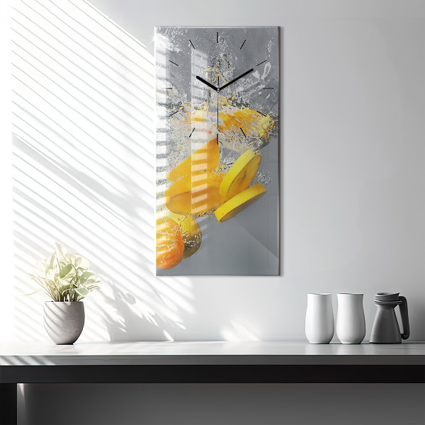 Horloge murale verticale 'Agrumes dans l''eau'