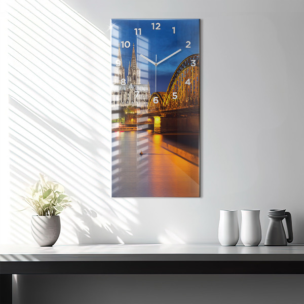 Horloge rectangulaire verticale Pont en Allemagne