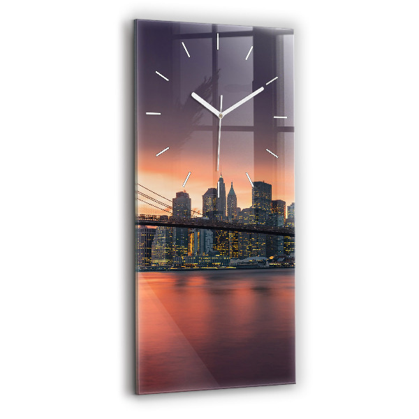 Horloge rectangulaire verticale Rivière East de New York