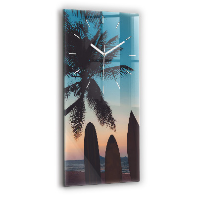 Horloge rectangulaire verticale Surfer sur la plage