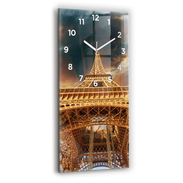 Horloge rectangulaire verticale La Tour Eiffel contre les nuages
