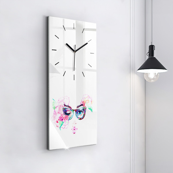 Horloge rectangulaire verticale Femme avec des lunettes