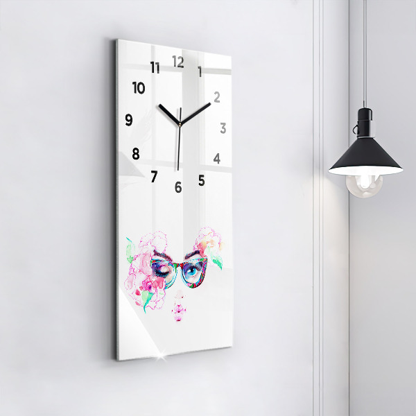 Horloge rectangulaire verticale Femme avec des lunettes