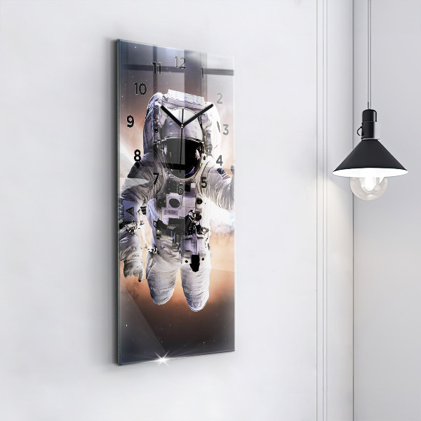 Horloge murale verticale 'Astronaute dans l''espace'