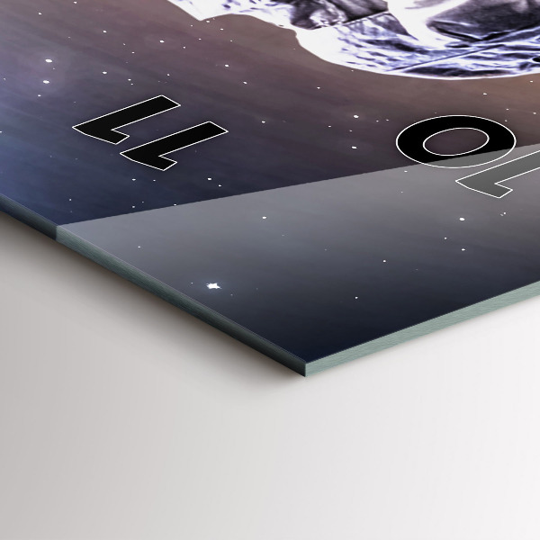 Horloge murale verticale 'Astronaute dans l''espace'