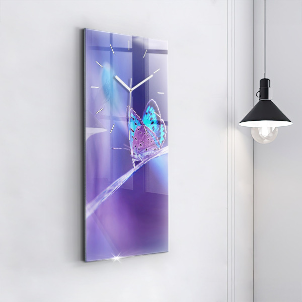 Horloge murale verticale 'Papillon sur l''herbe'
