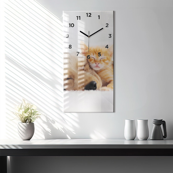 Horloge murale verticale Chat et chien endormis