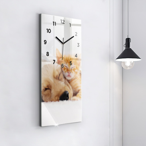 Horloge murale verticale Chat et chien endormis