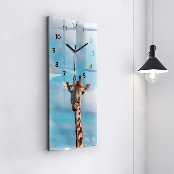Horloge murale verticale Tête de girafe contre le ciel