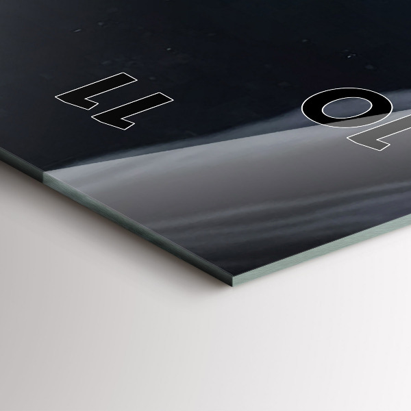 Horloge murale verticale 'L''homme devant la lune'