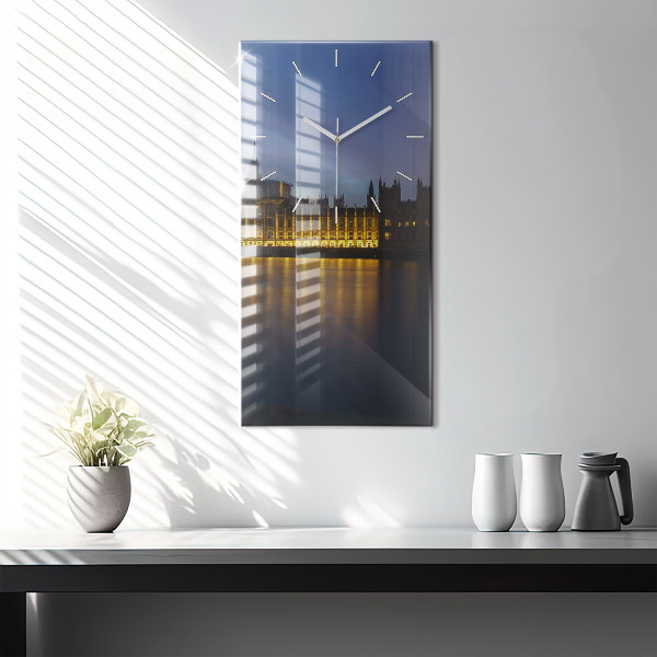 Horloge murale verticale Palais de Winchester à Londres