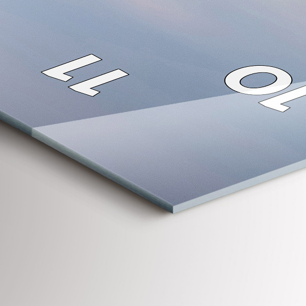 Horloge murale verticale Une montagne couverte de neige