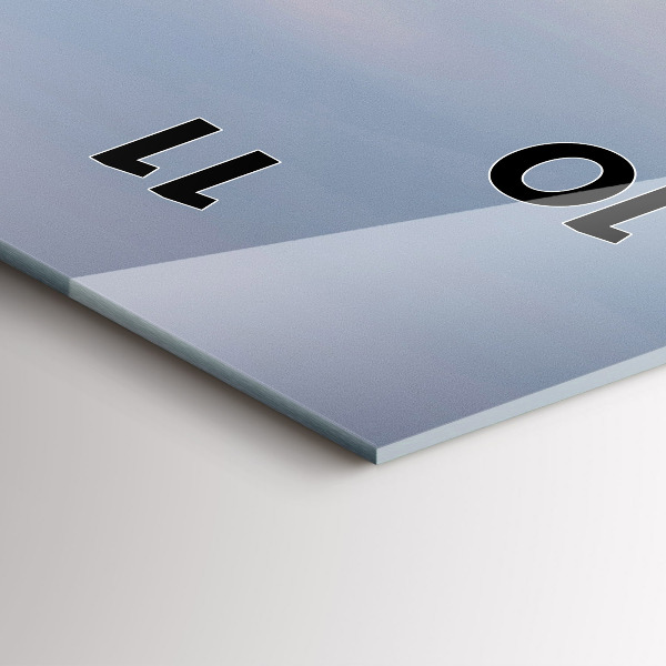 Horloge murale verticale Une montagne couverte de neige