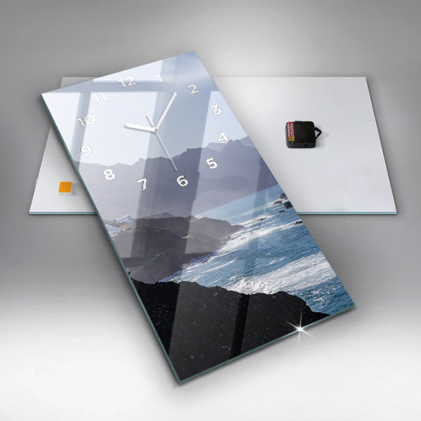 Horloge murale verticale 'Montagnes au bord de l''océan'