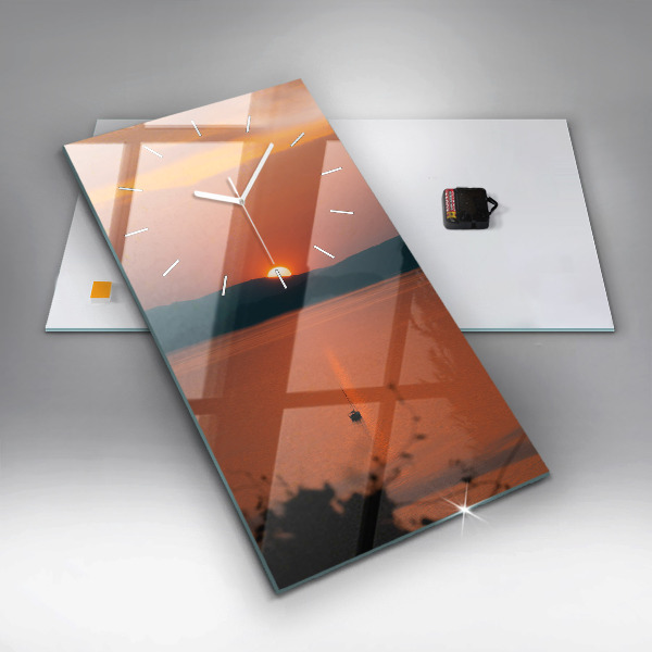 Horloge murale verticale Le lac Balaton le soir