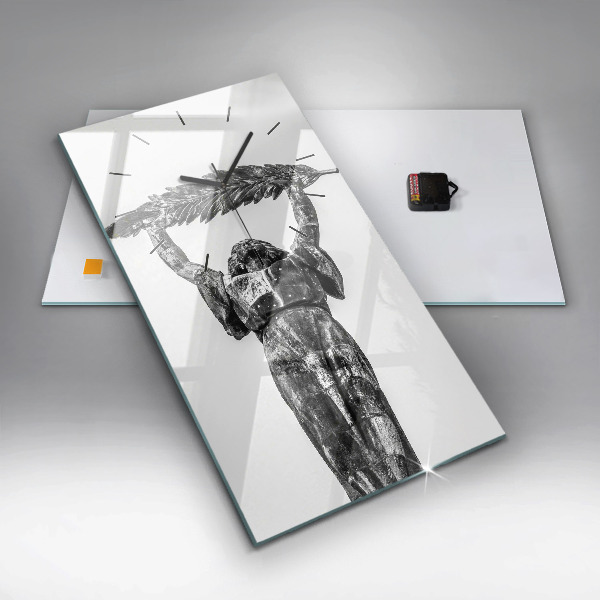 Horloge murale verticale Statue de la Liberté à Budapest