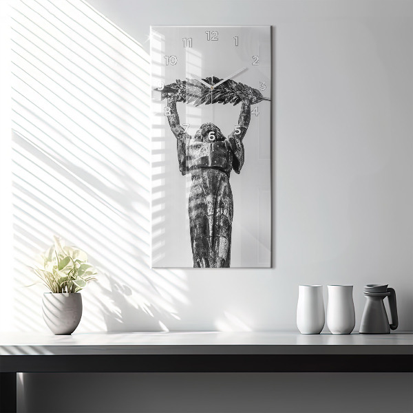 Horloge murale verticale Statue de la Liberté à Budapest