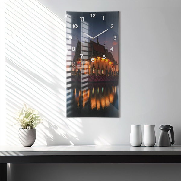 Horloge murale verticale Temple à Bangkok