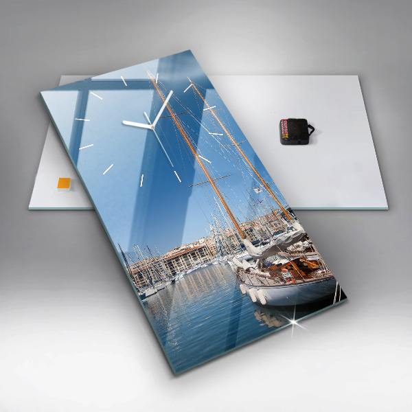 Horloge rectangulaire verticale Port de plaisance à Marseille France