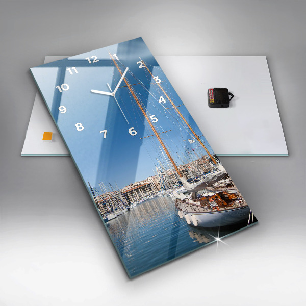 Horloge rectangulaire verticale Port de plaisance à Marseille France