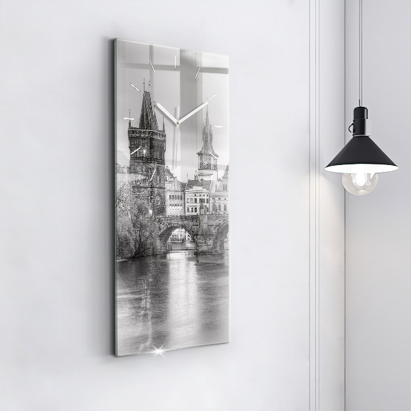 Horloge rectangulaire verticale Pont Charles à Prague