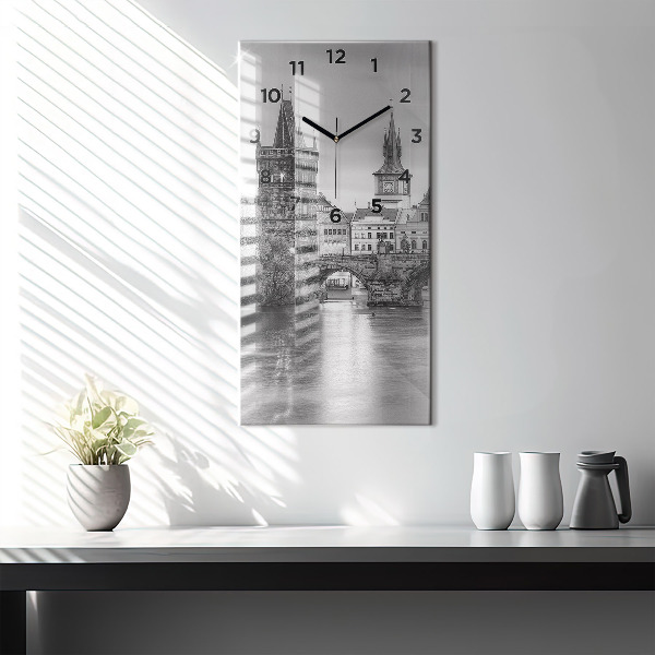 Horloge rectangulaire verticale Pont Charles à Prague