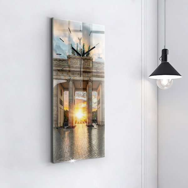 Horloge rectangulaire verticale Porte de Brandebourg à Berlin