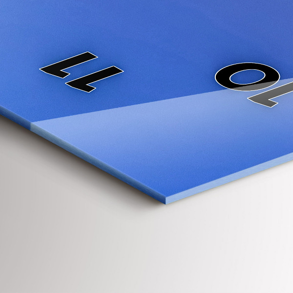 Horloge rectangulaire verticale La ville illuminée la nuit