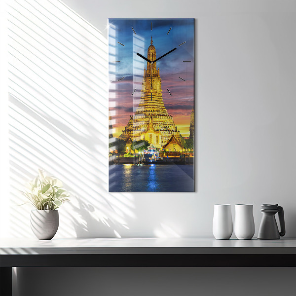 Horloge rectangulaire verticale Temple à Bangkok en Thaïlande