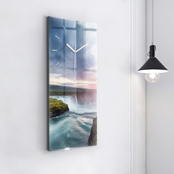 Horloge rectangulaire verticale Paysage avec une cascade