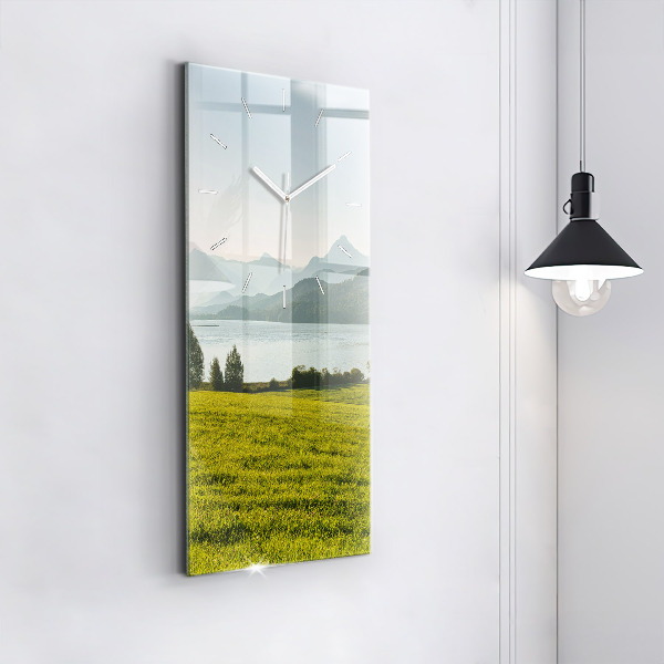 Horloge murale verticale Montagnes et champs