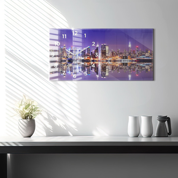 Horloge rectangulaire horizontale New York la nuit