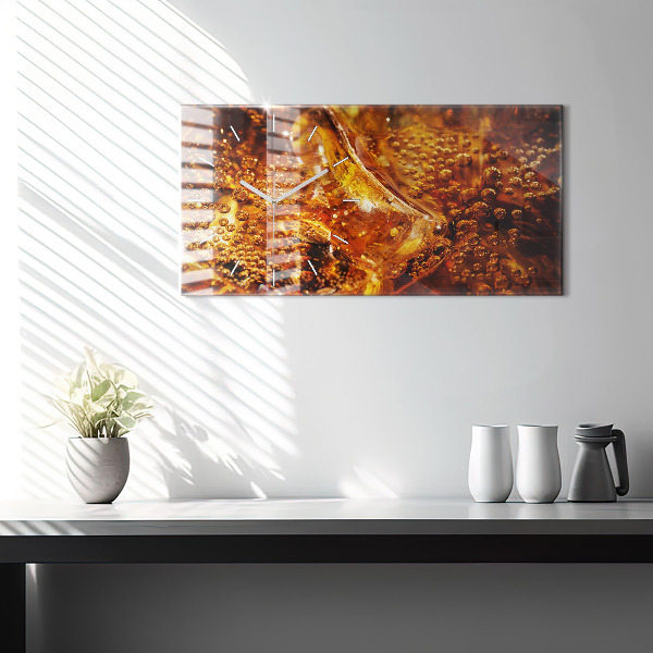 Horloge rectangulaire horizontale Gros plan de la boisson
