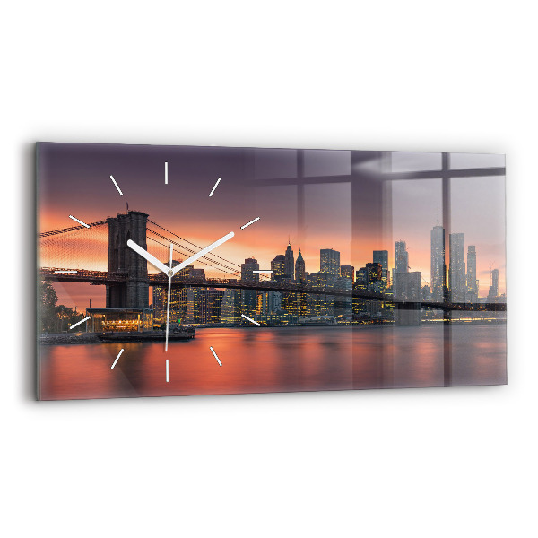 Horloge rectangulaire horizontale Rivière East de New York