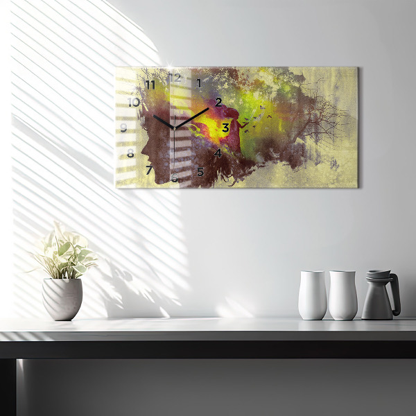 Horloge murale horizontale Femme dans la forêt