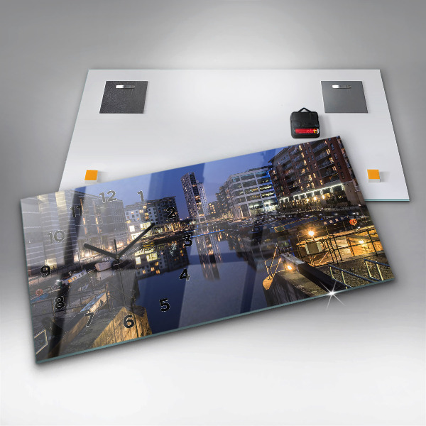 Horloge rectangulaire horizontale La ville illuminée la nuit