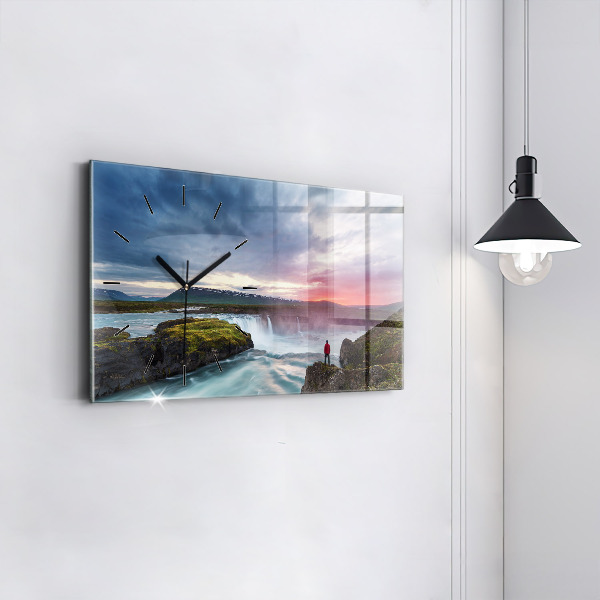 Horloge rectangulaire horizontale Paysage avec une cascade