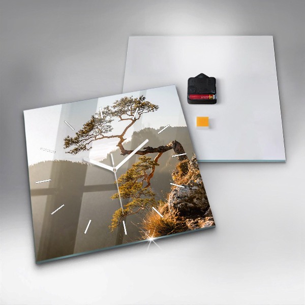 Horloge murale carrée Un arbre dans les montagnes