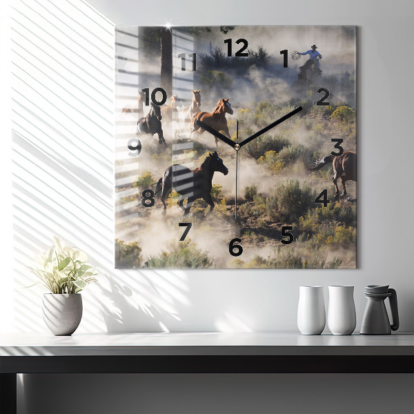 Horloge murale carrée Un troupeau de chevaux au galop
