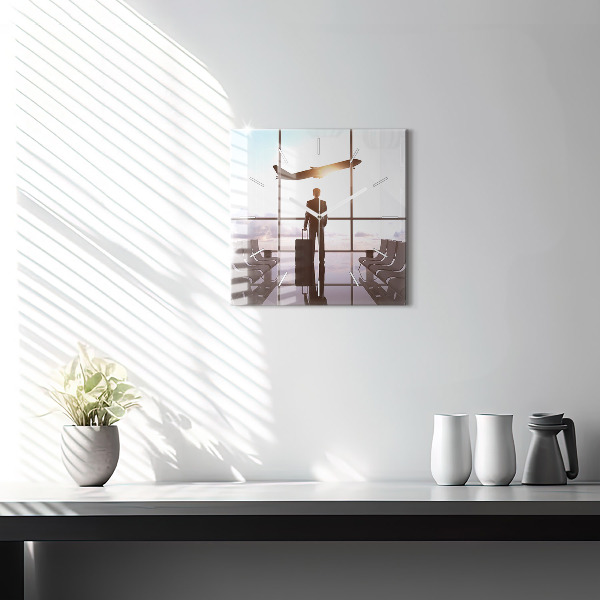 Horloge carrée en verre 'Homme à l''aéroport'