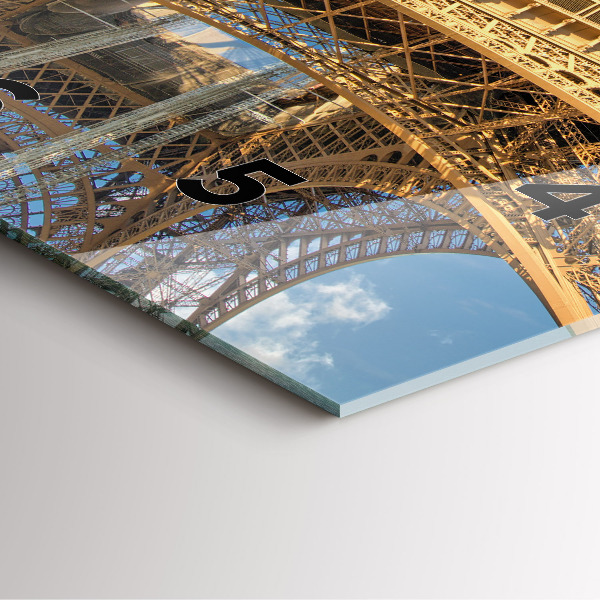 Horloge carrée en verre Tour Eiffel en France