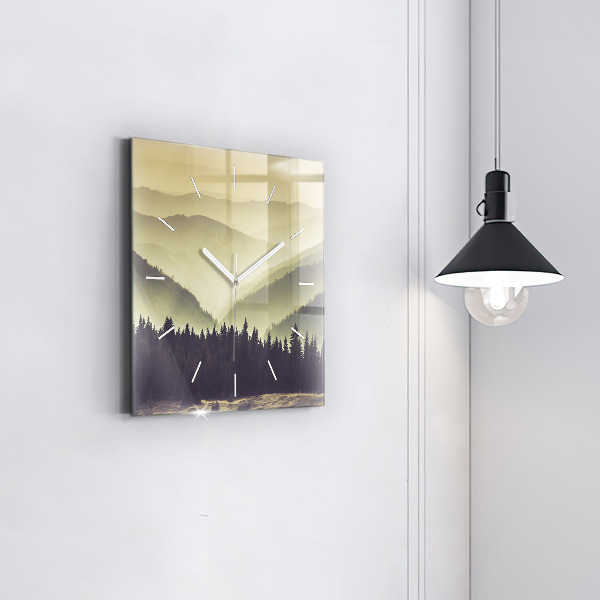 Horloge murale carrée Pentes brumeuses des montagnes